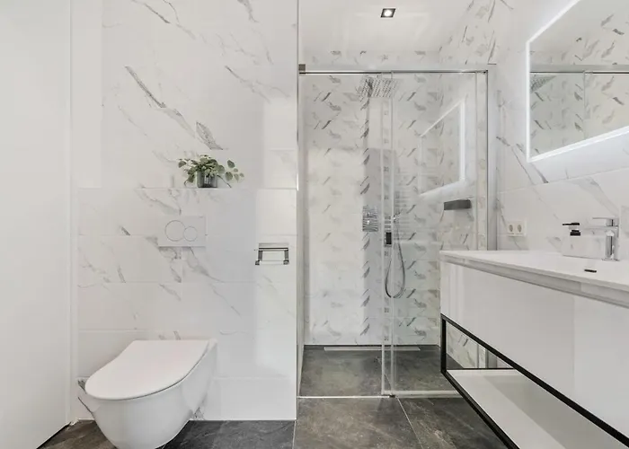 De Luxe 1 A Coucher, Centre Commercial, Piscine Et Fitness *