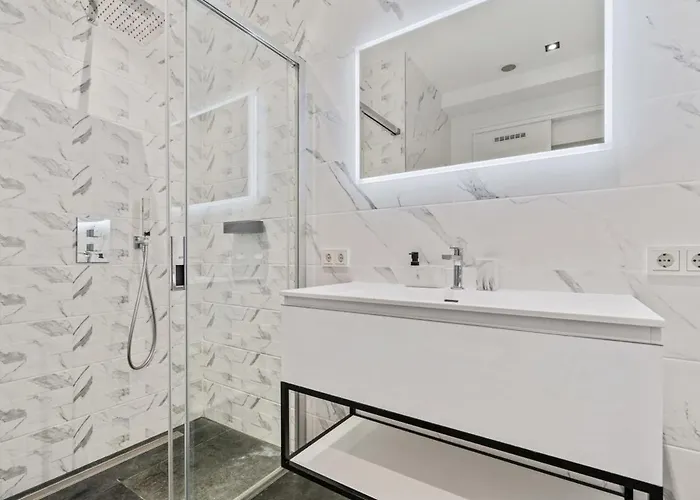 De Luxe 1 A Coucher, Centre Commercial, Piscine Et Fitness